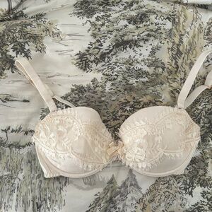 Agent provocateur white wedding bra 34D